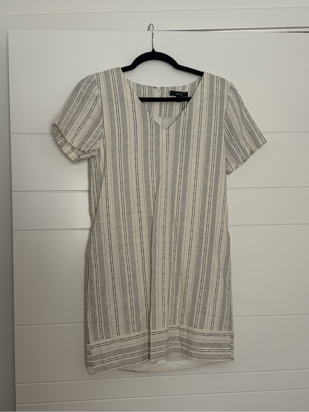 Striped Short Sleeve Shift Dress in Cream and Black